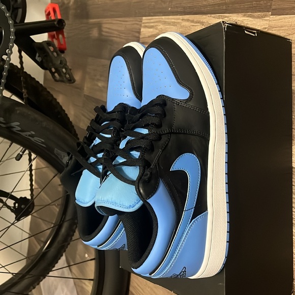 jordan 1 yniversity blue low - Picture 3 of 7